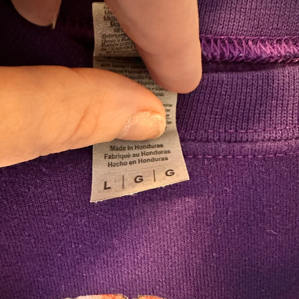 Graphic Sweater - Picture 4 of 4